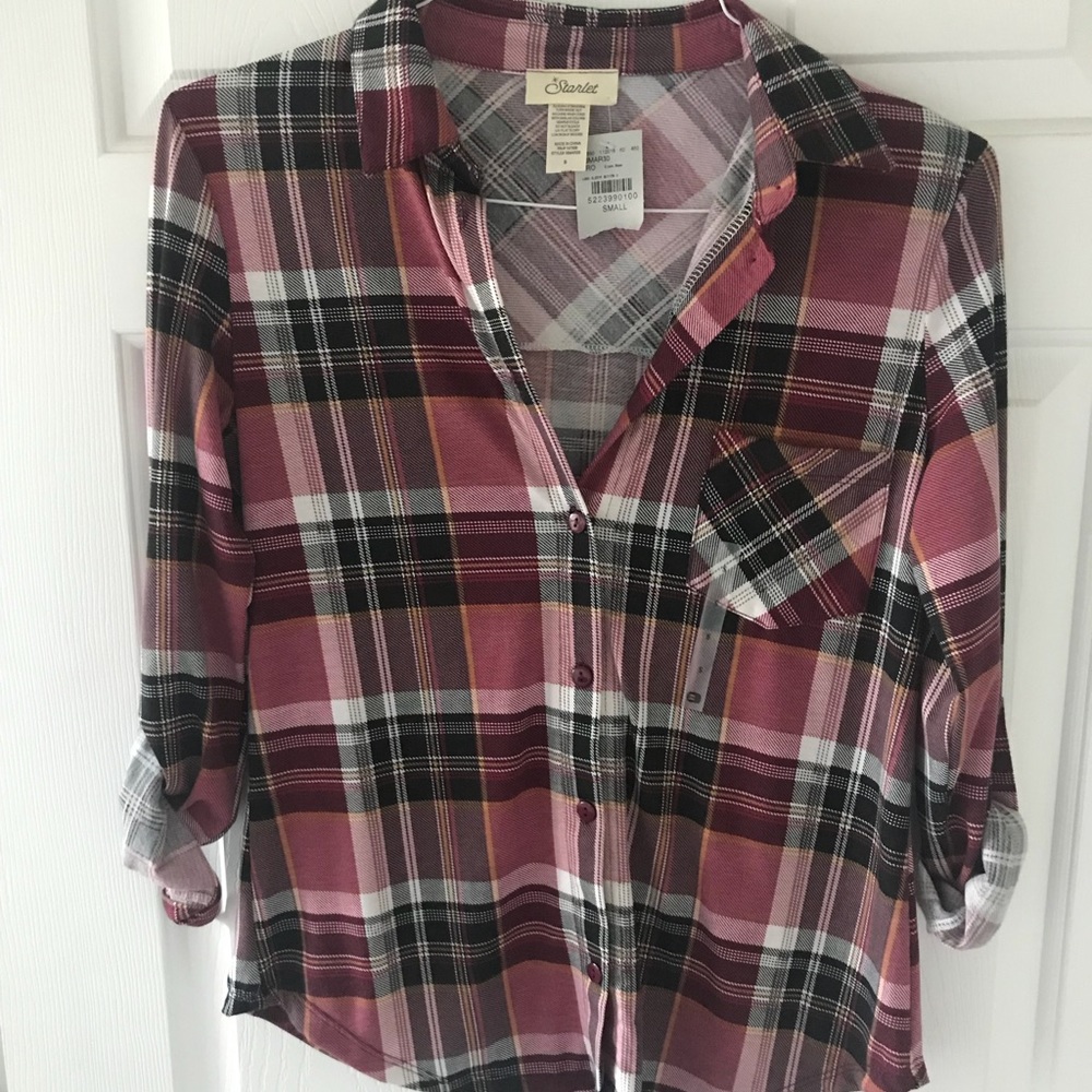 Women’s plaid button up